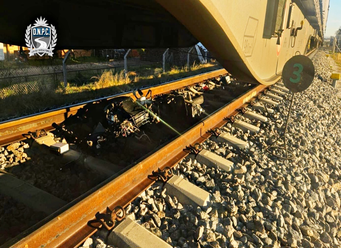 Mujer falleció tras ser embestida por una locomotora en un paso a nivel en Durazno