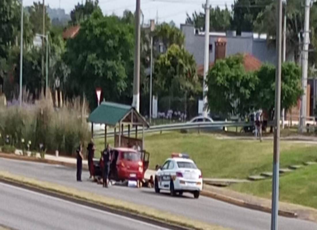 Desorden y disparos de arma de fuego en bulevar Artigas: cinco detenidos y un revólver incautado