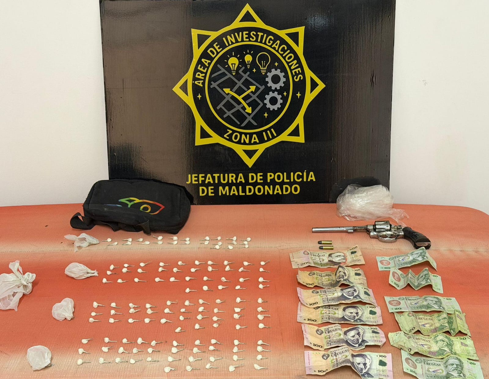 Detenidos en operativo de control en San Carlos: incautan droga, munición y un arma de fuego