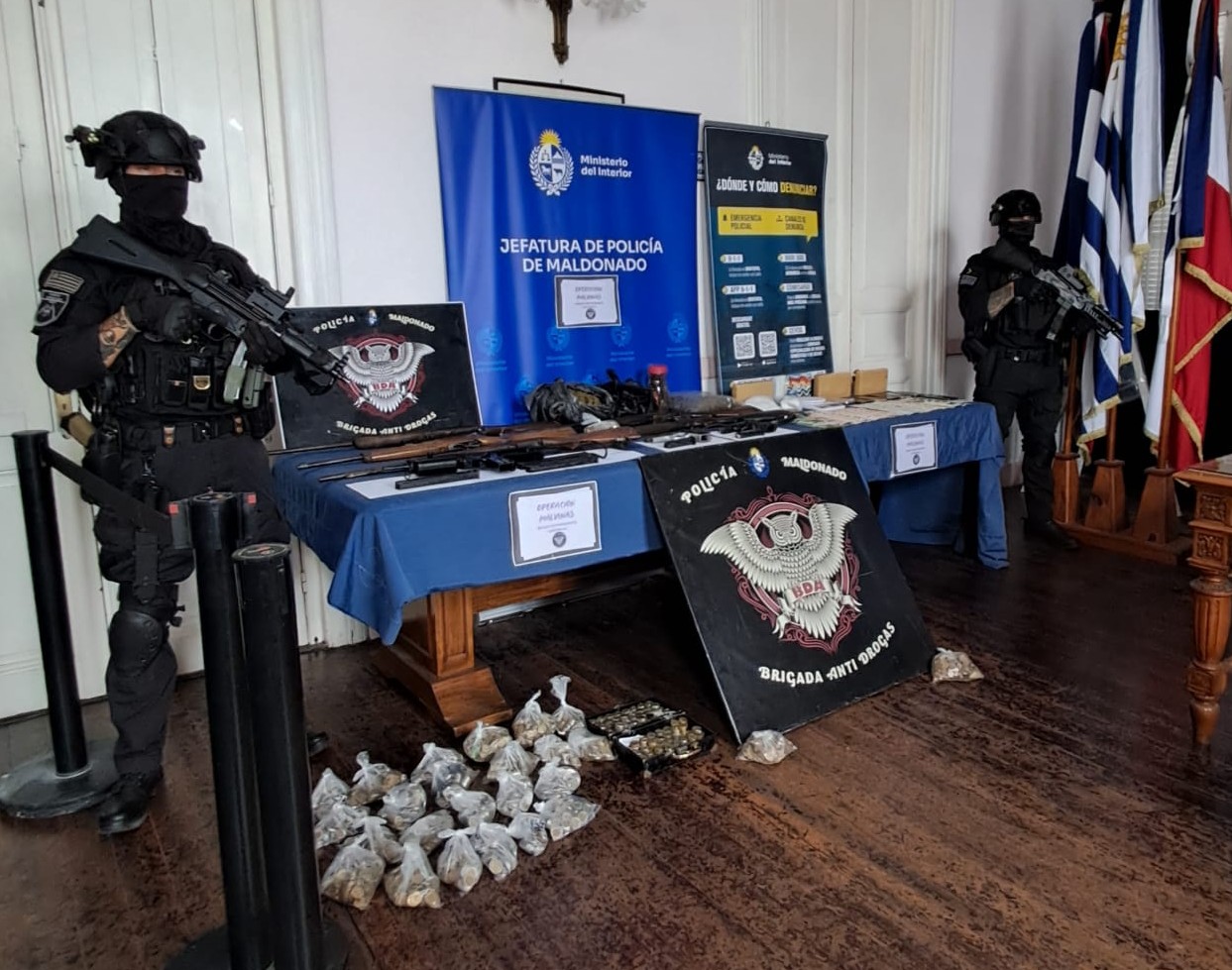 Operación Malvinas: tres detenidos y millonaria incautación de drogas y armas en San Carlos