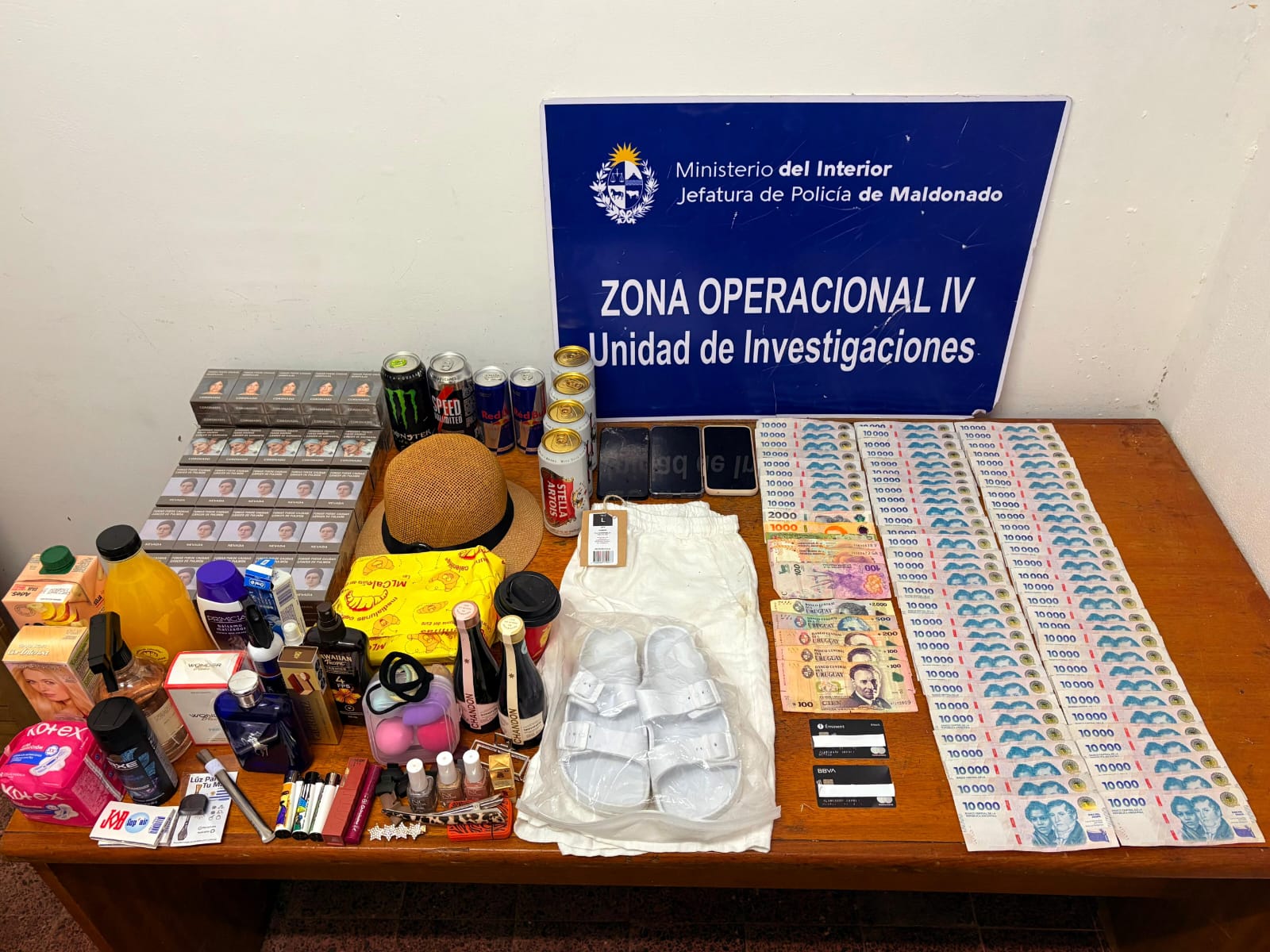 Cuatro detenidos en La Juanita por compras con tarjetas de crédito robadas