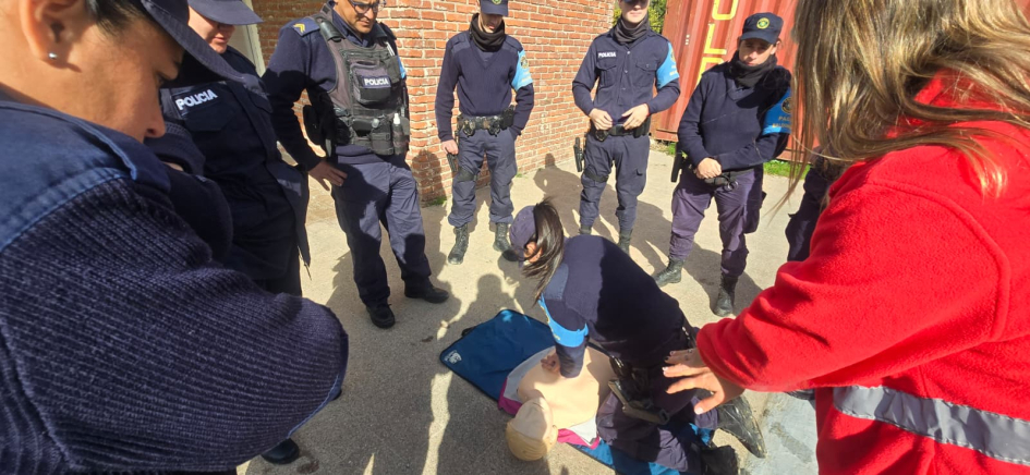 Un policía realizó RCP y salvó a un hombre en Punta del Este: permanece estable