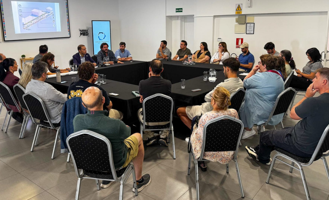 Comerciantes y autoridades coordinan obras en la peatonal Sarandí