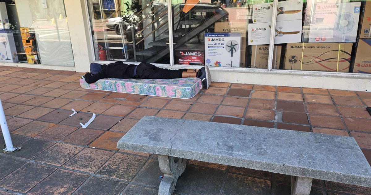 Uruguay lanza su primera estrategia nacional para erradicar la situación de calle: 13.597 personas atendidas en 2025, la cifra más alta de la historia