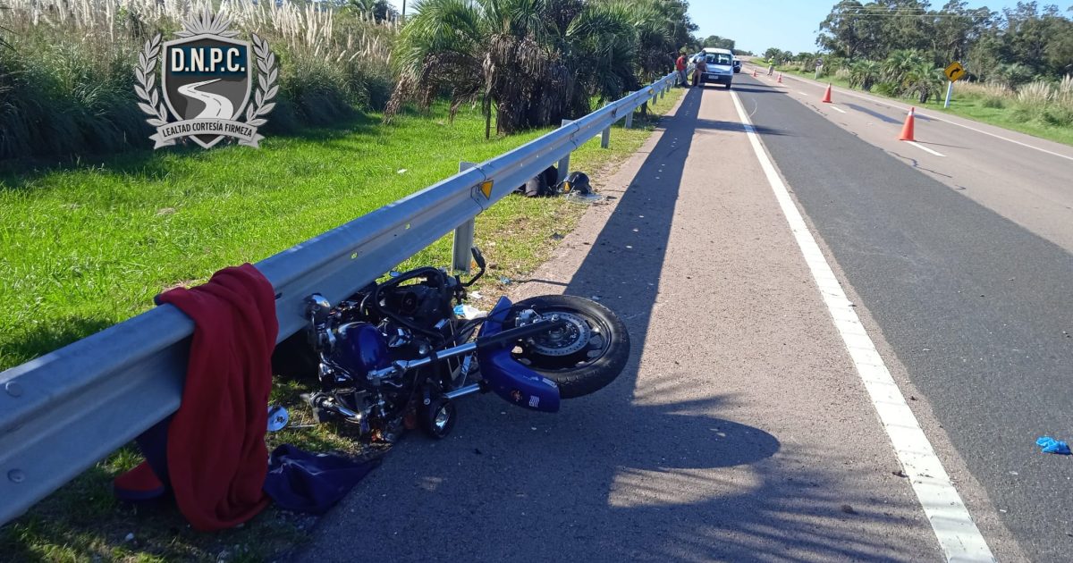 Un hombre murió y otra persona resultó gravemente herida tras chocar su moto contra una camioneta detenida en Ruta 9