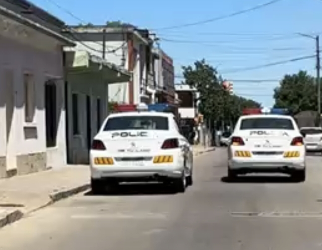 Una menor fue amenazada con un cuchillo en el cuello para robarle el celular en San Carlos