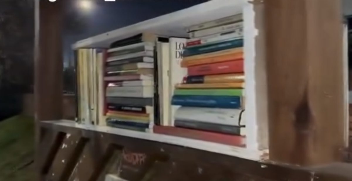 Casa Grande Maldonado instala libreros comunitarios y libera 120 libros por el Día Nacional del Libro