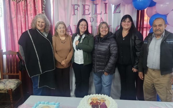 Marita Sánchez compartió una jornada con adultos mayores en el Hogar de Ancianos de Aiguá