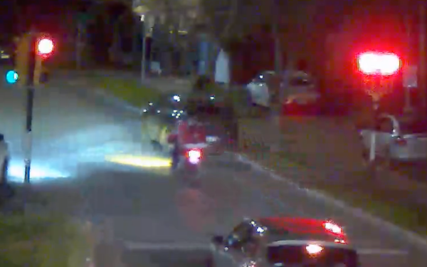 Nuevos videos muestran imprudencias de motociclistas y automovilistas en el tránsito de Maldonado