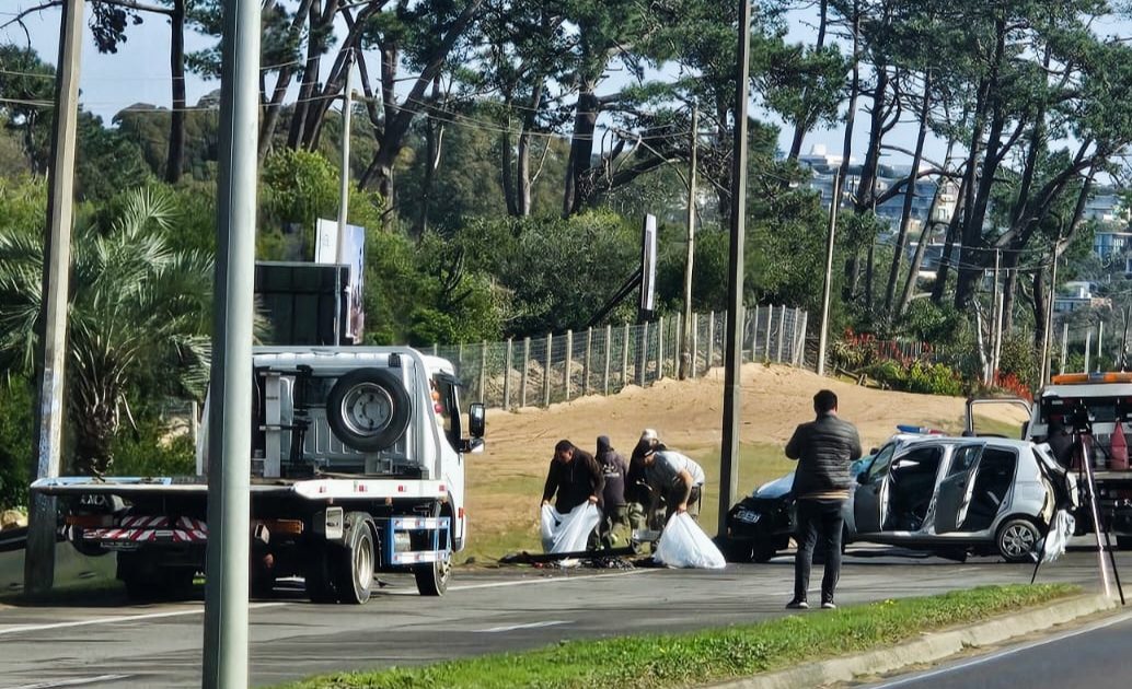 Tres personas lesionadas tras vuelco de dos autos en Ruta Interbalnearia