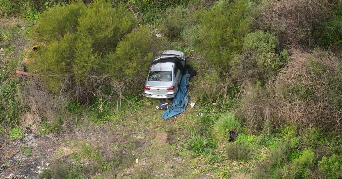 Aviación Policial recuperó vehículo hurtado escondido entre vegetación
