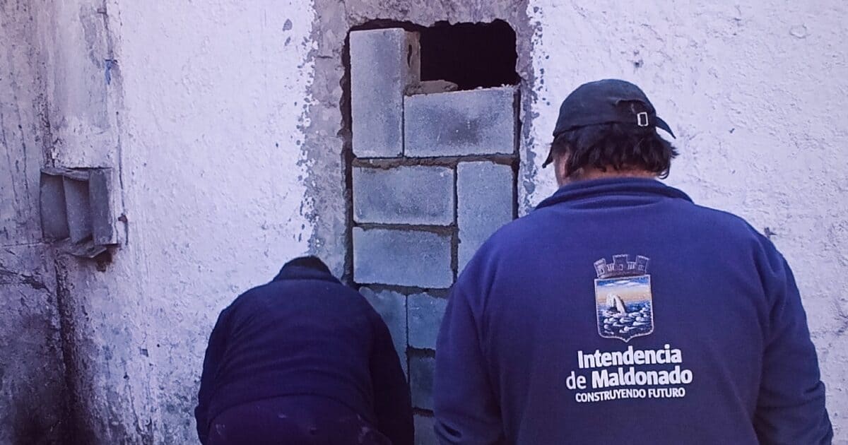 Desalojaron una vivienda tapiada que había sido ocupada a través de un boquete